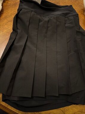 Black Pleated Women's Skirt - Old Navy Active High Rise Skirt/Skort black Sz 4X